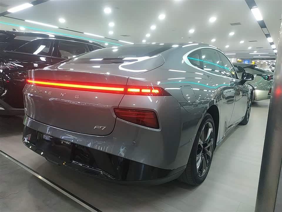 XPENG P7