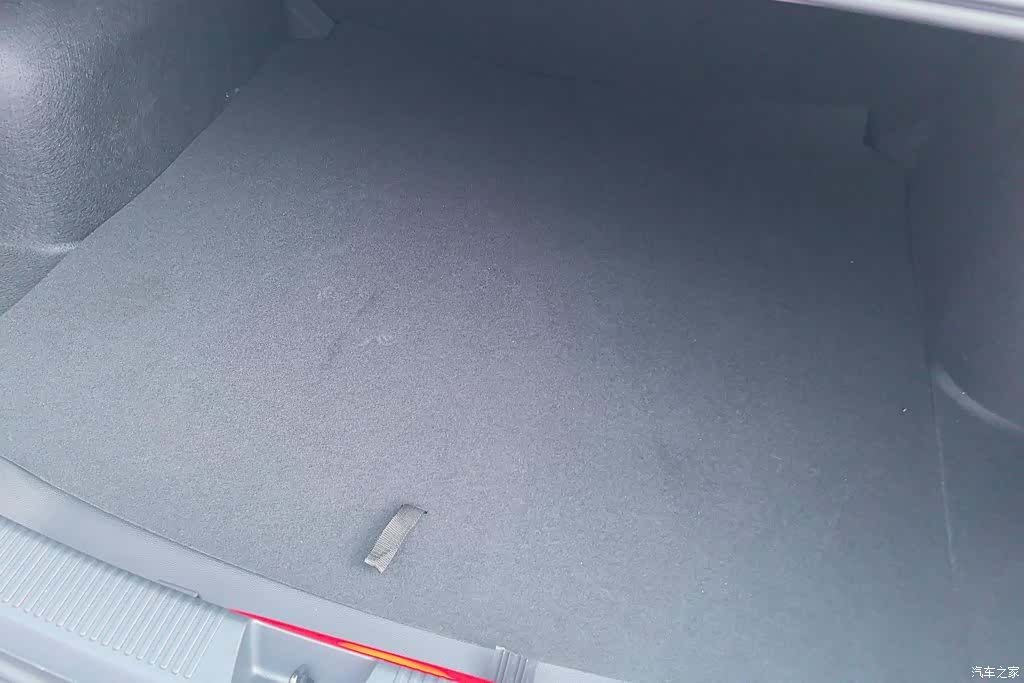 Roewe i5, 2025 4