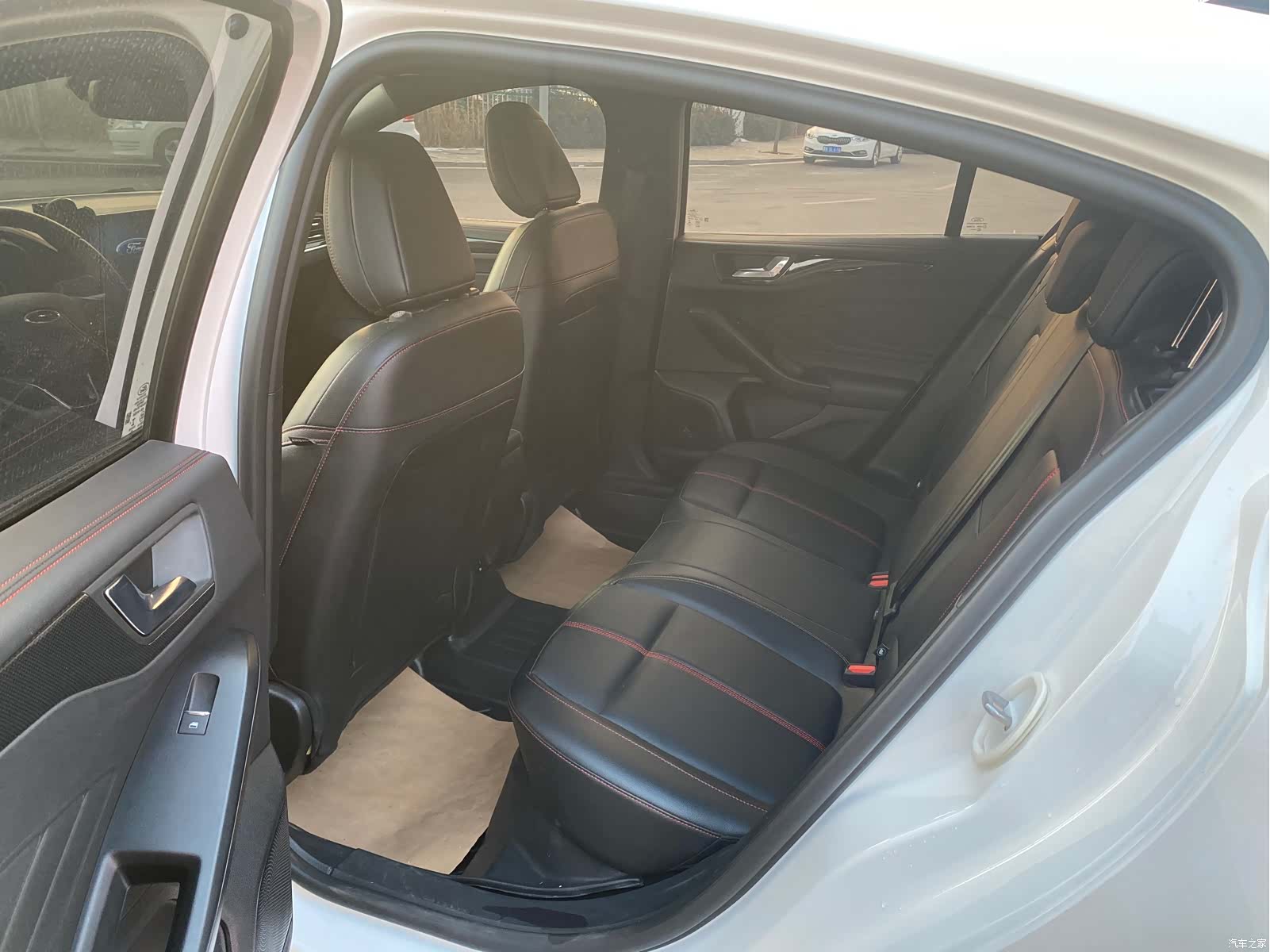 Ford Focus, 2022 3