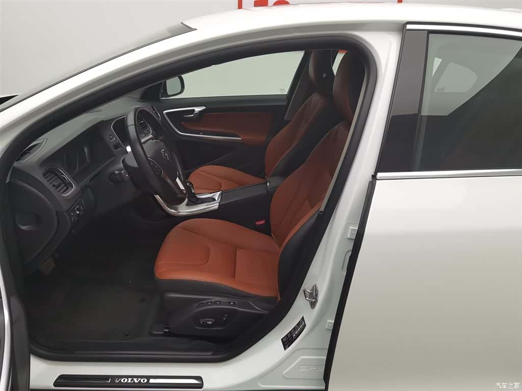 Volvo S60, 2019 10