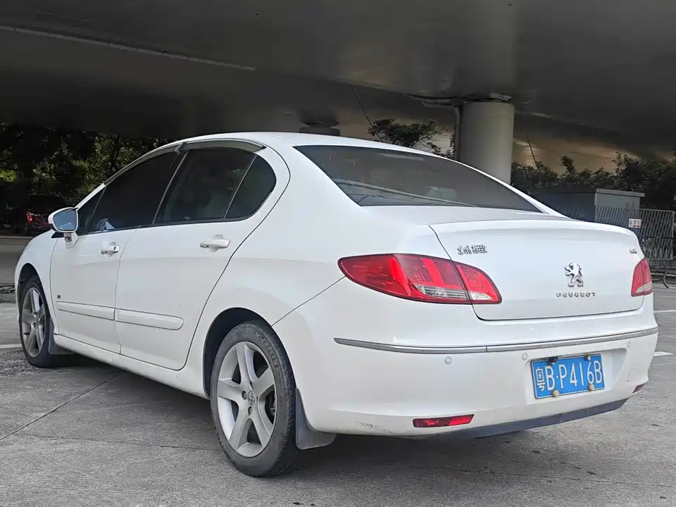 Peugeot 408
