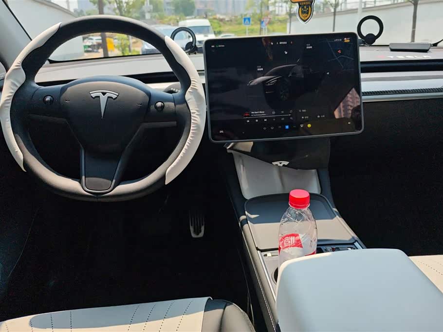 Tesla Model Y Tesla Model Y