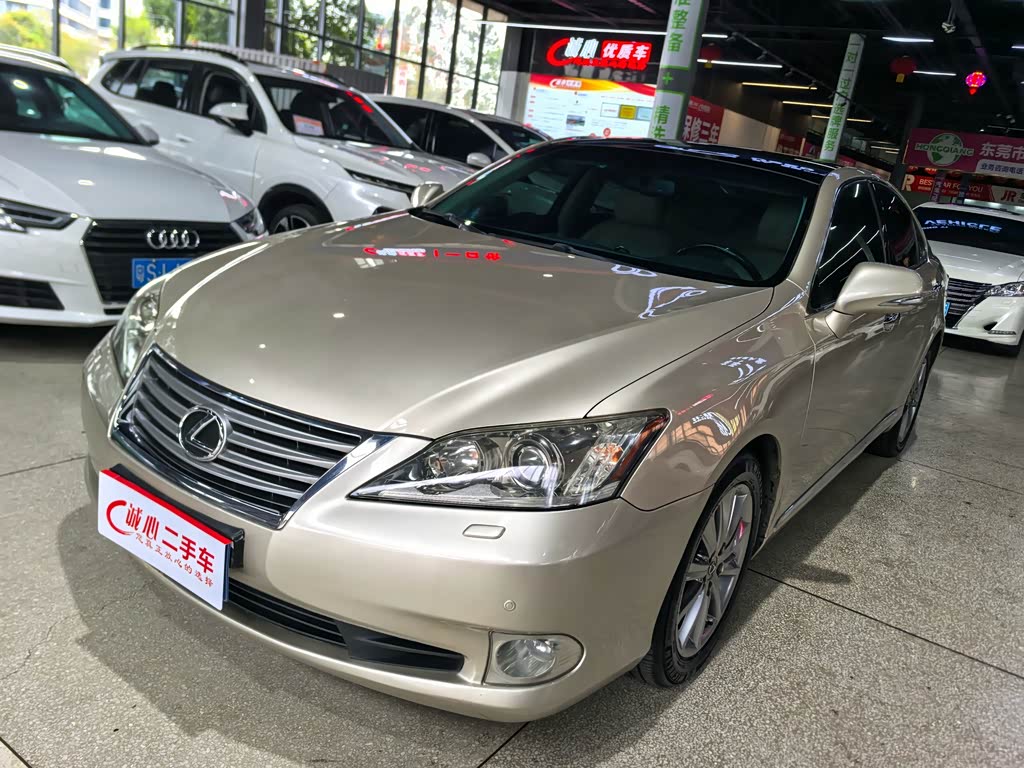 Lexus ES