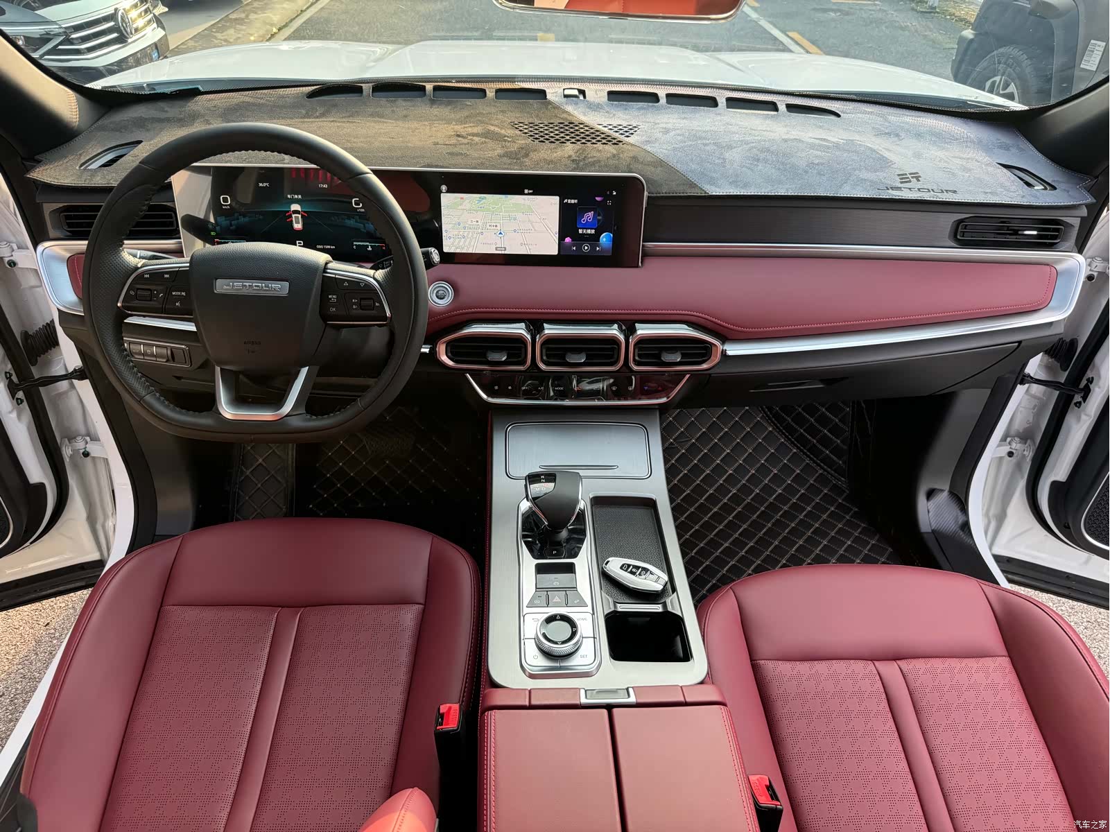 Jetour X70, 2025 12