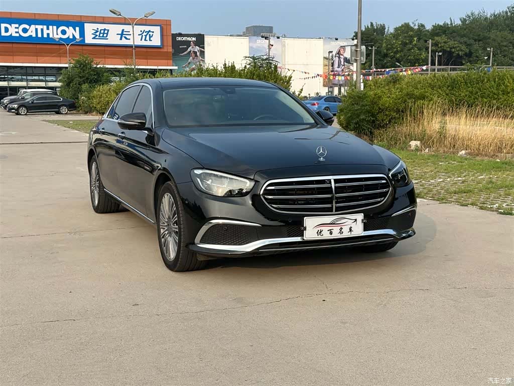 Mercedes-Benz E-Class, 2023 3