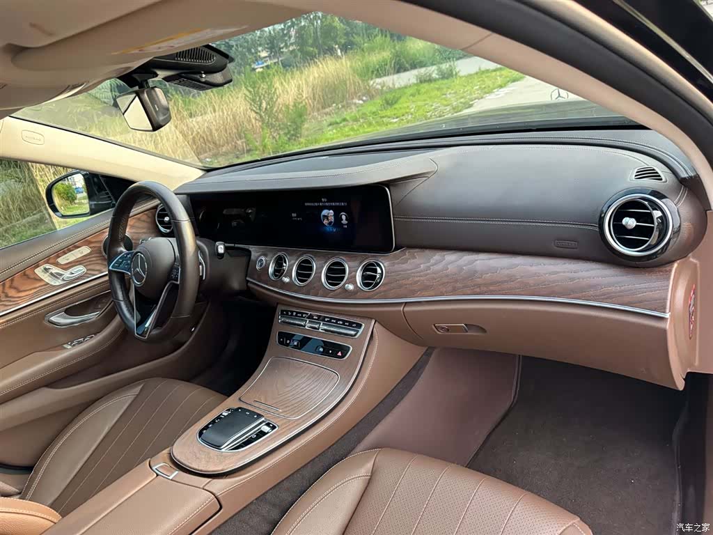 Mercedes-Benz E-Class, 2023 16