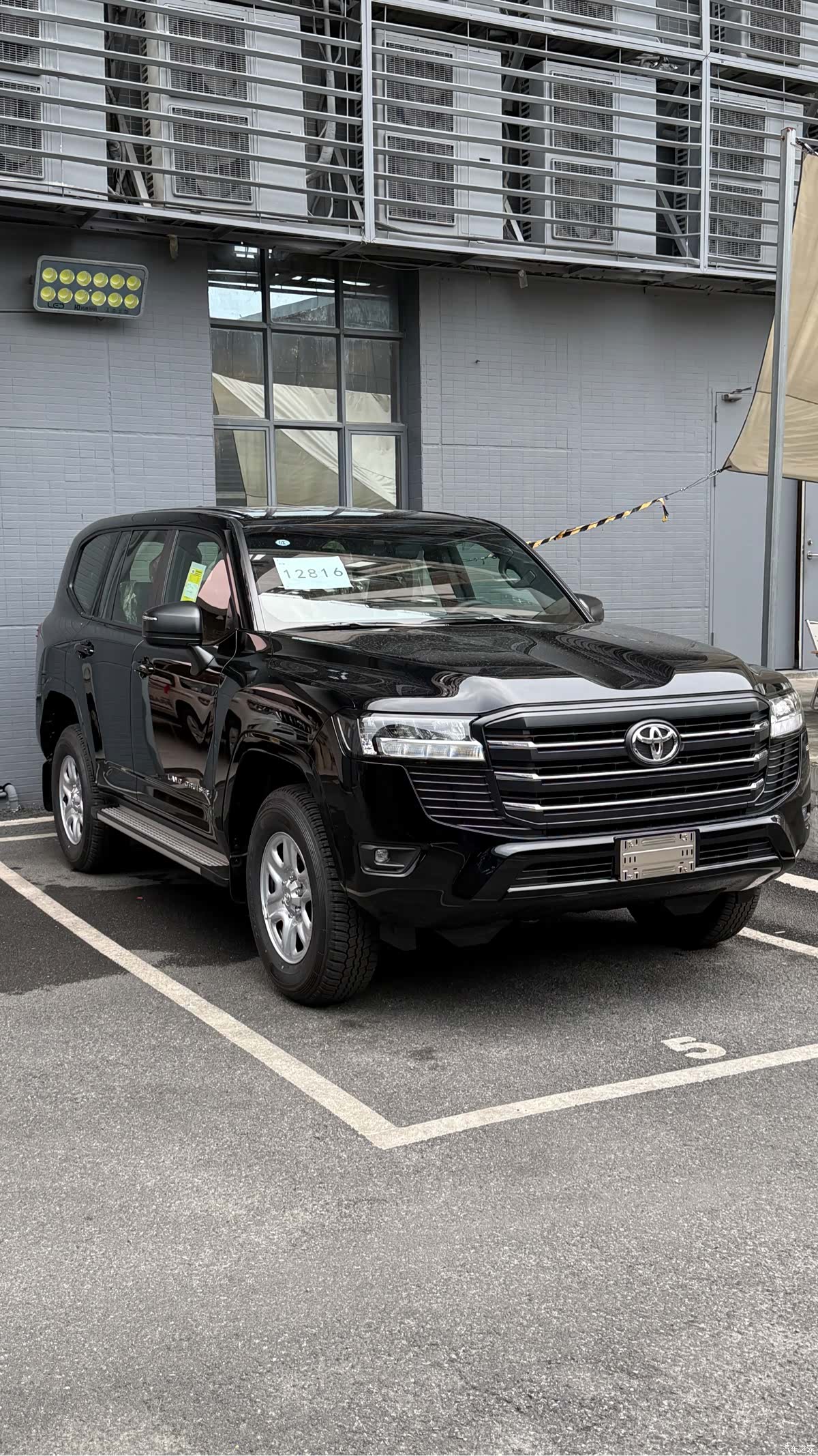 Toyota Land Cruiser, 1900 2