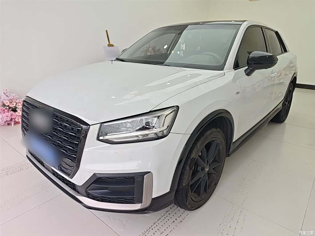 Audi Q2L, 2019 2