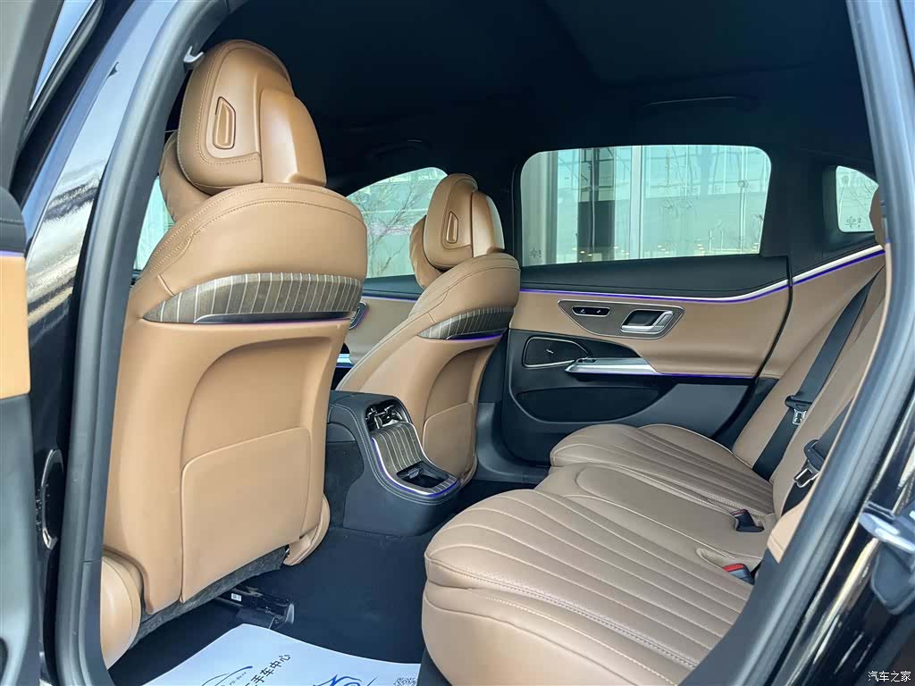 Mercedes-Benz E-Class, 2024 19