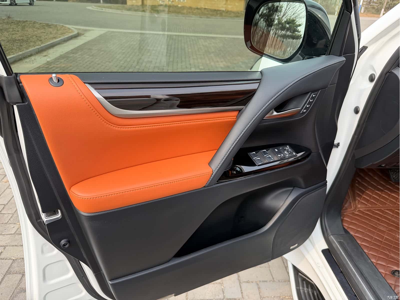 Lexus LX, 2016 10