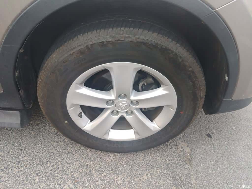 Toyota RAV4, 2014 23