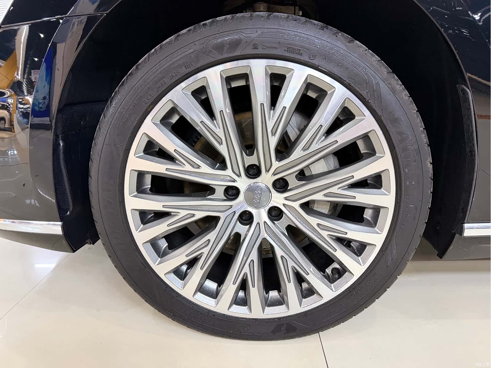 Audi A8L, 2022 все фото