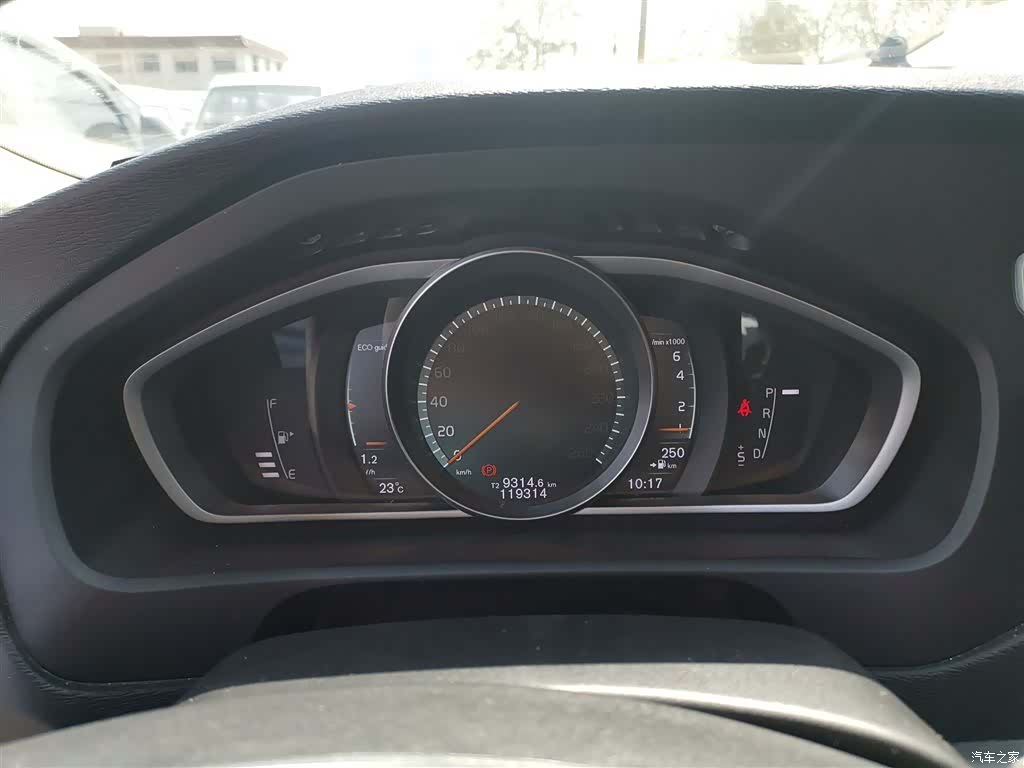 Volvo V40, 2018 8
