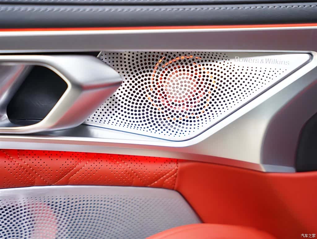 BMW M8, 2022 29