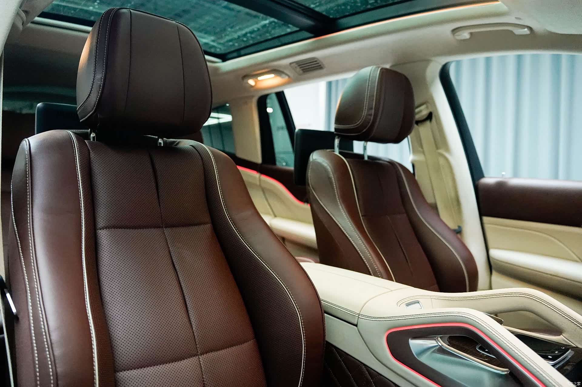 Maybach GLS, 2021 13