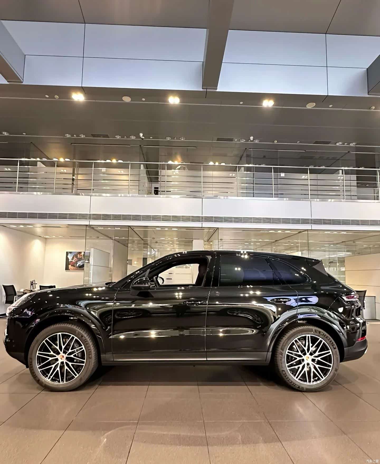 Porsche Cayenne, 2025 2