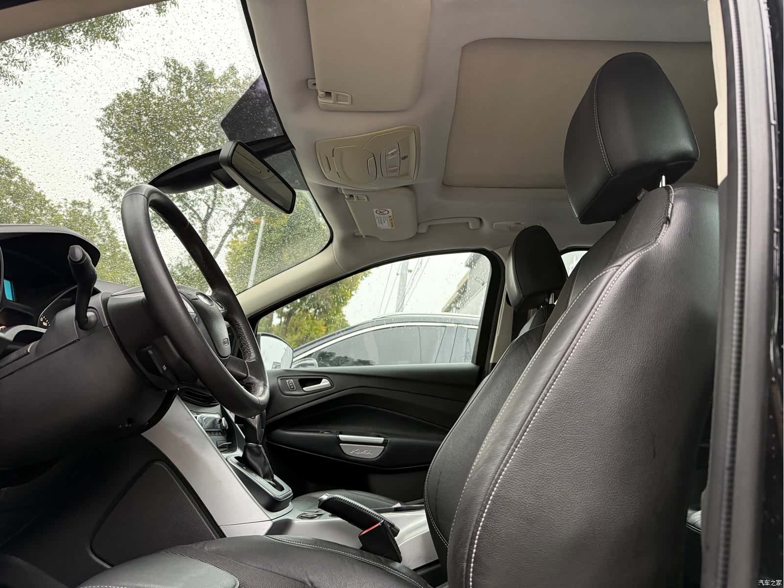 Ford Kuga, 2014 10