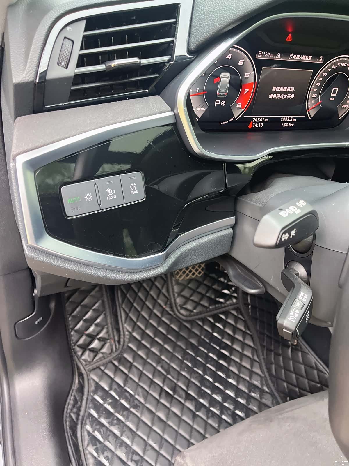 Audi Q3, 2023 11