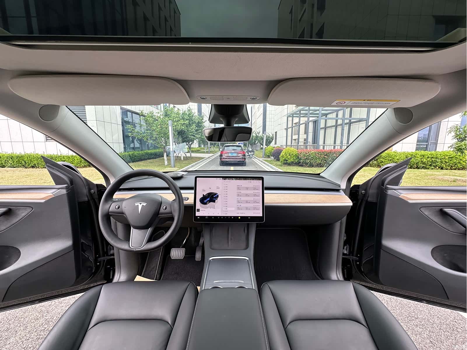 Tesla Model Y, 2022 17