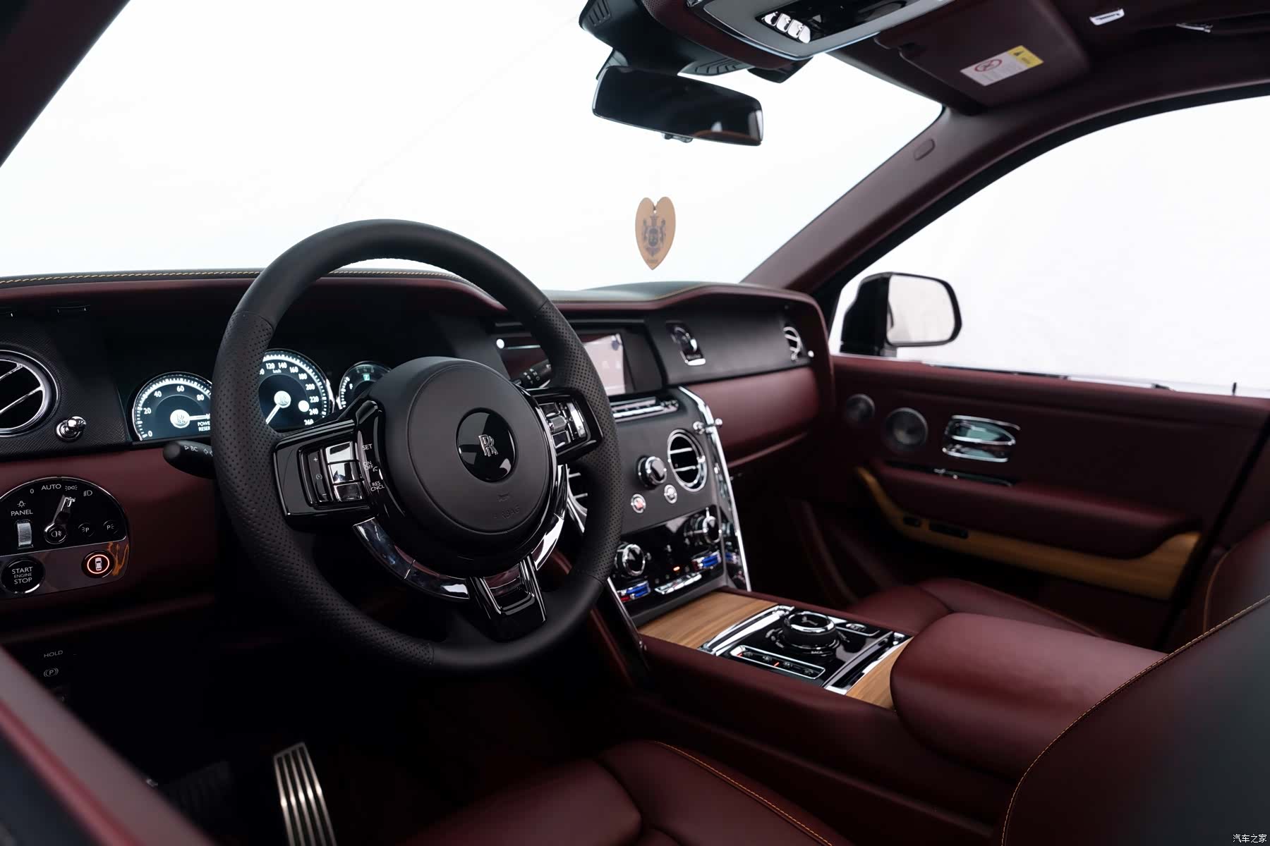 Rolls-Royce Cullinan, 2020 15