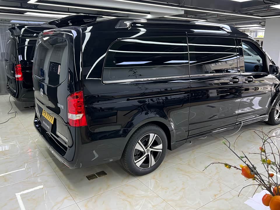 Mercedes-Benz V-class