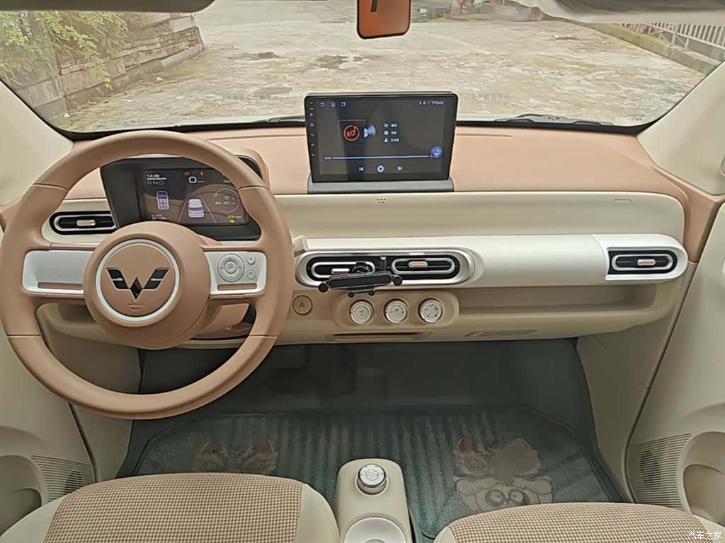 Wuling MINIEV, 2025 10