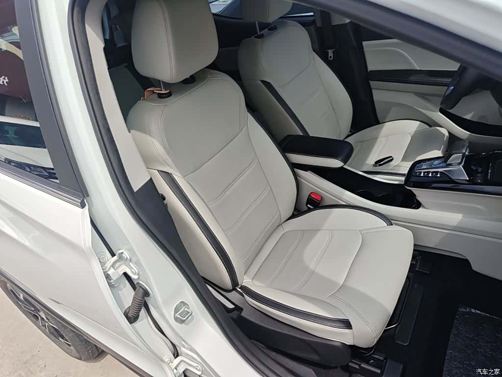 BYD Yuan, 2022 25