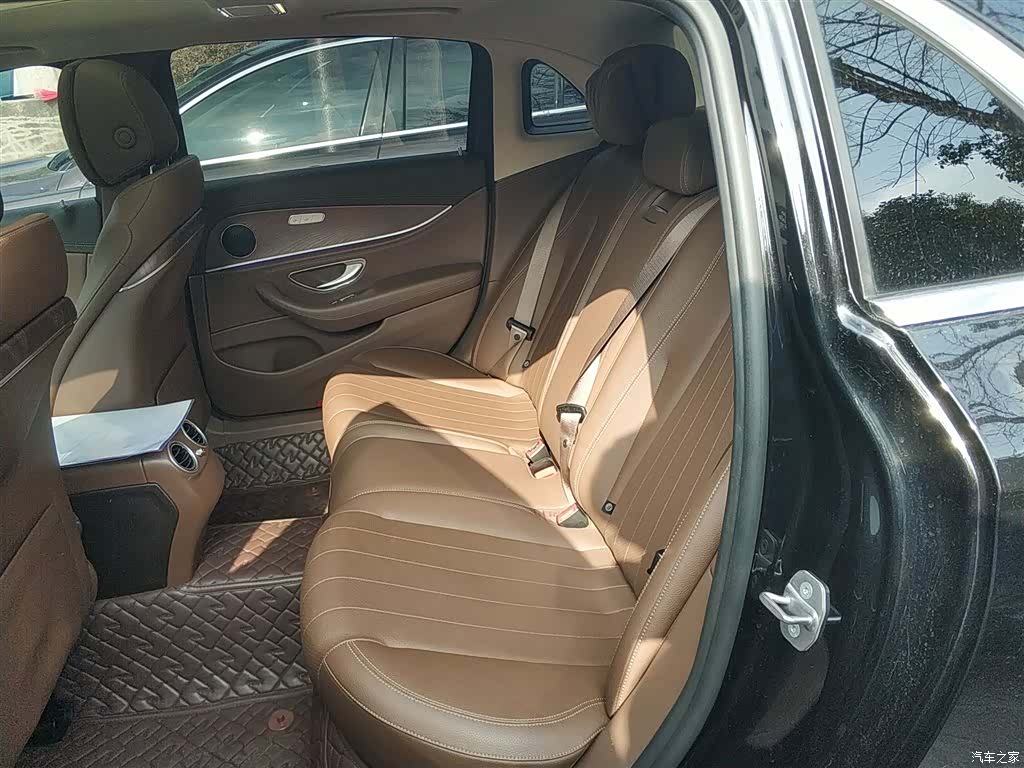 Mercedes-Benz E-Class, 2020 14