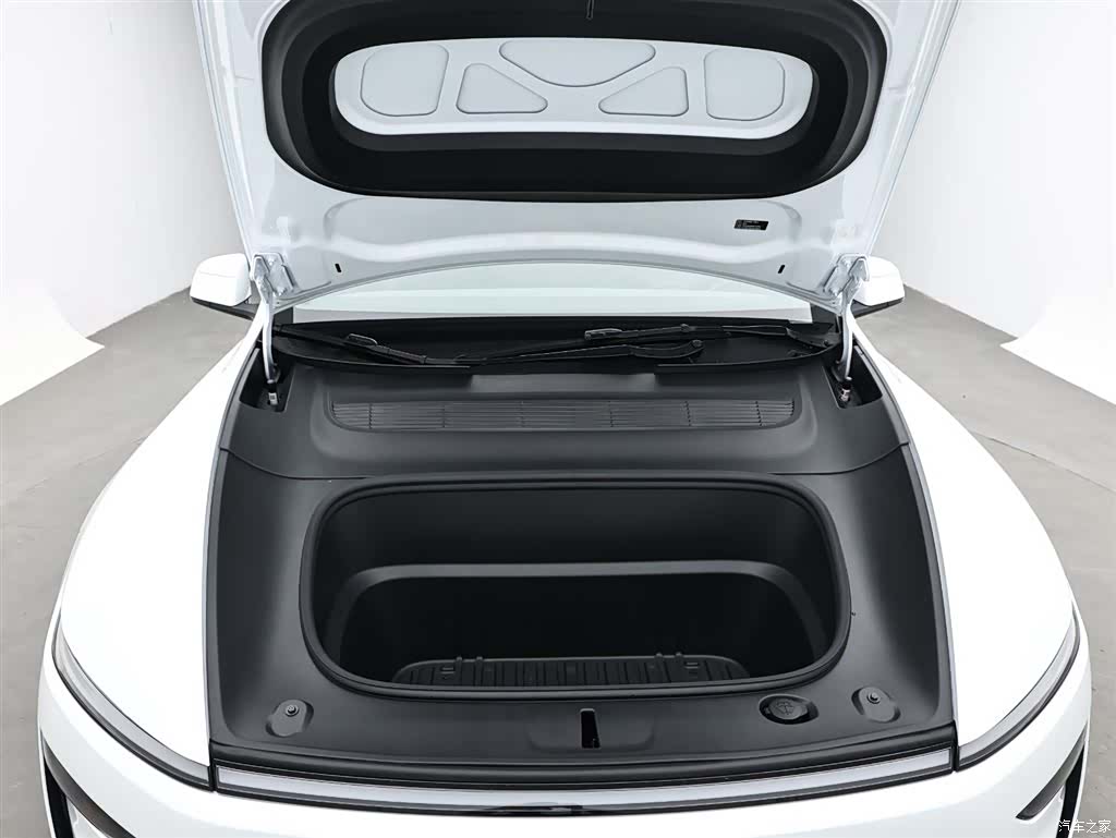 Tesla Model Y, 2025 15