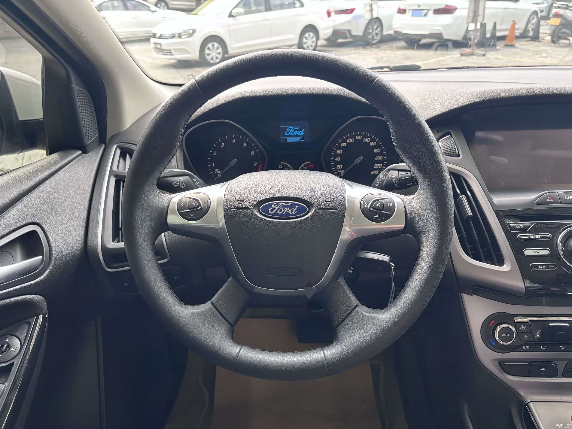 Ford Focus, 2015 12