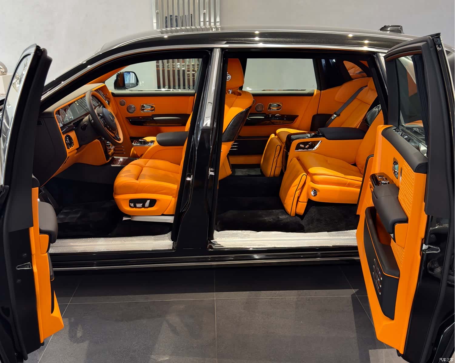 Rolls-Royce Phantom, 1900 12