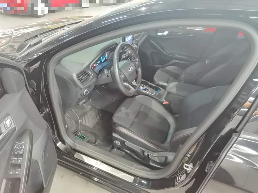 Ford Focus 2020, фото 16