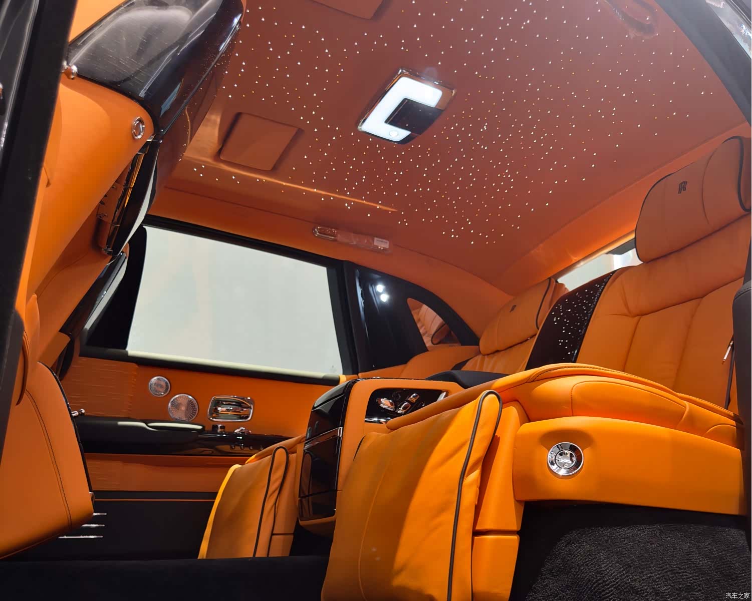 Rolls-Royce Phantom, 1900 14