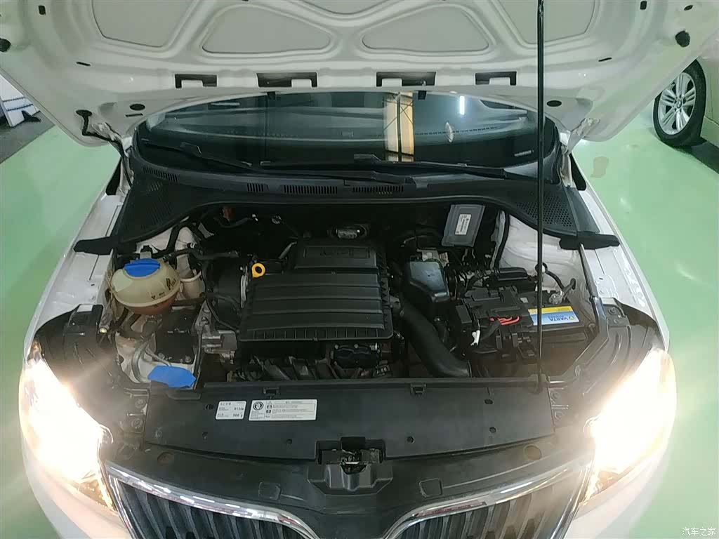 Skoda Rapid, 2016 10