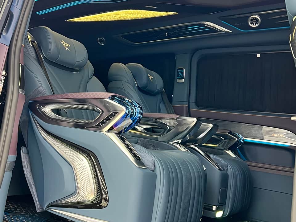 Mercedes-Benz V-class