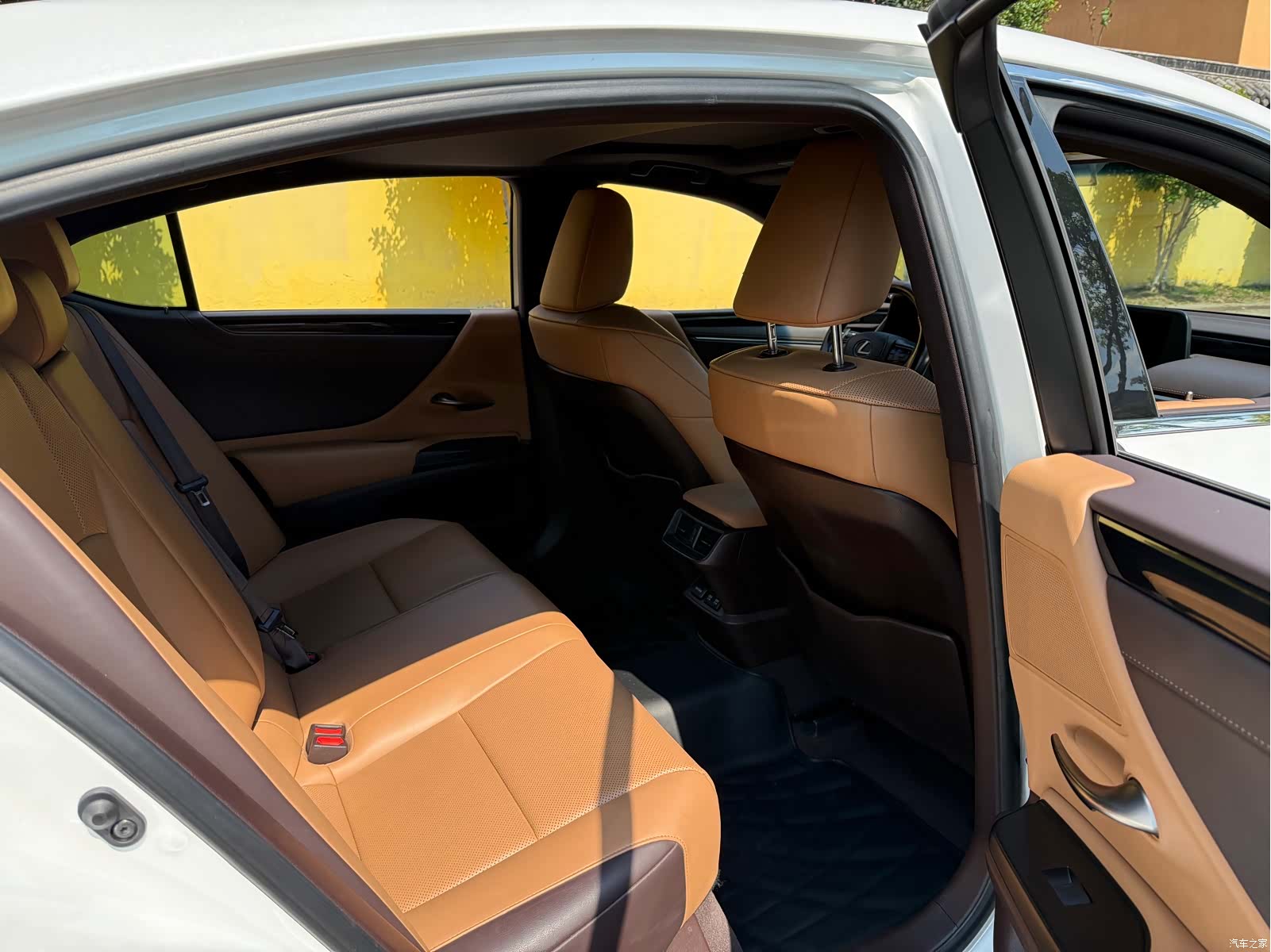 Lexus ES, 2020 14