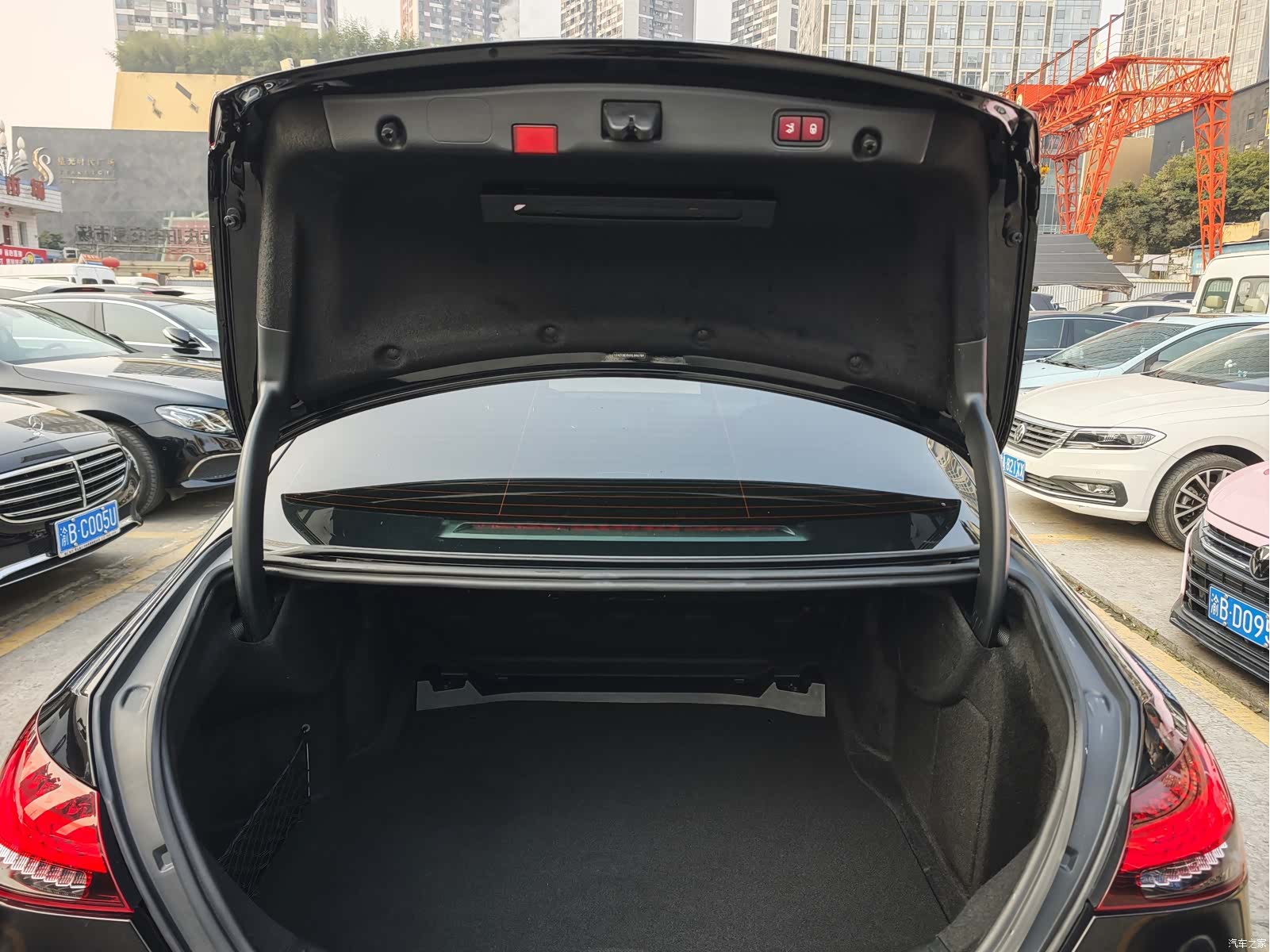 Mercedes-Benz E-Class, 2022 14