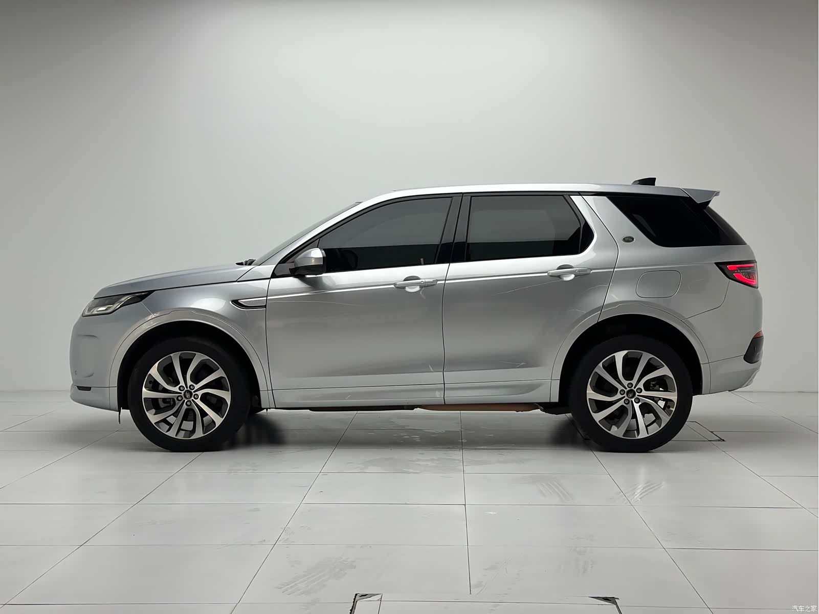 Land Rover Discovery, 2022 23