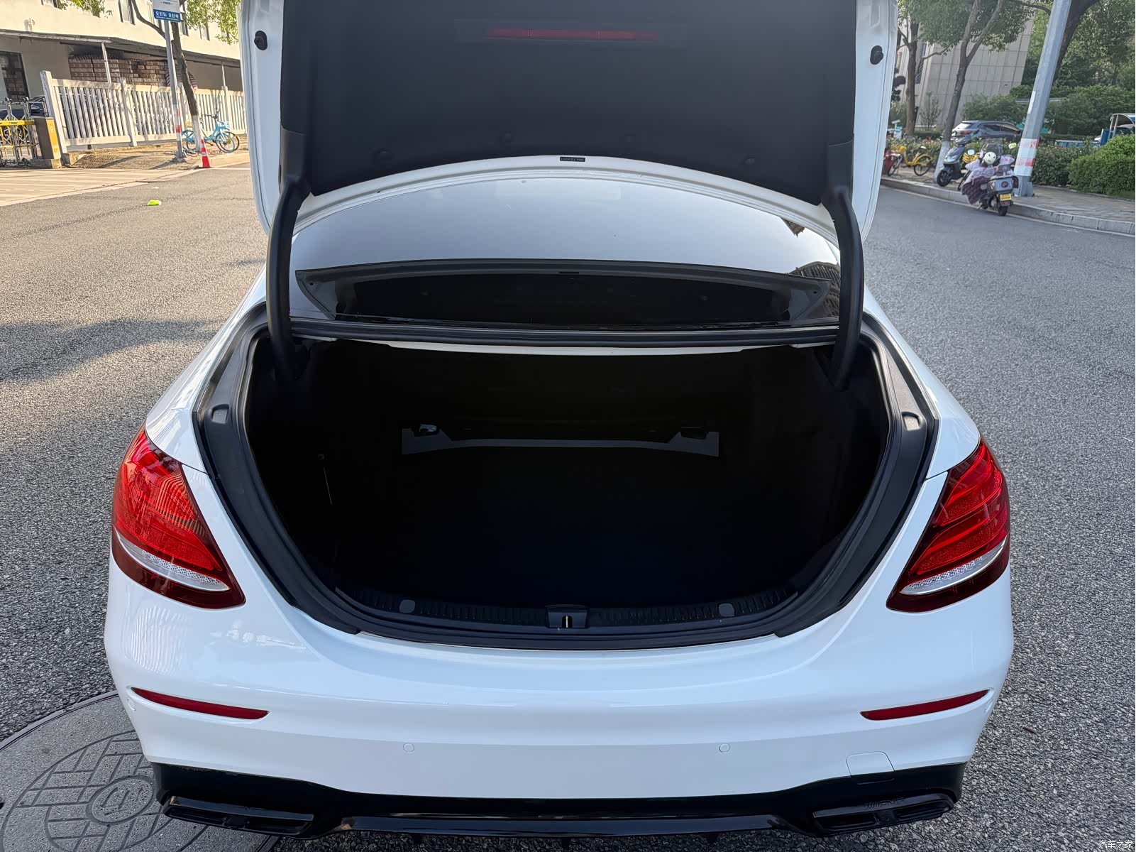 Mercedes-Benz E-Class, 2018 17