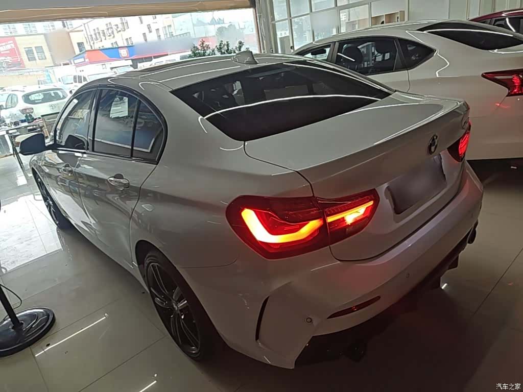 BMW 1 Series, 2023 все фото