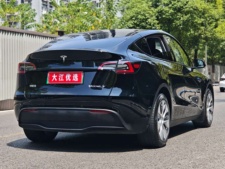 Tesla Model Y Tesla Model Y