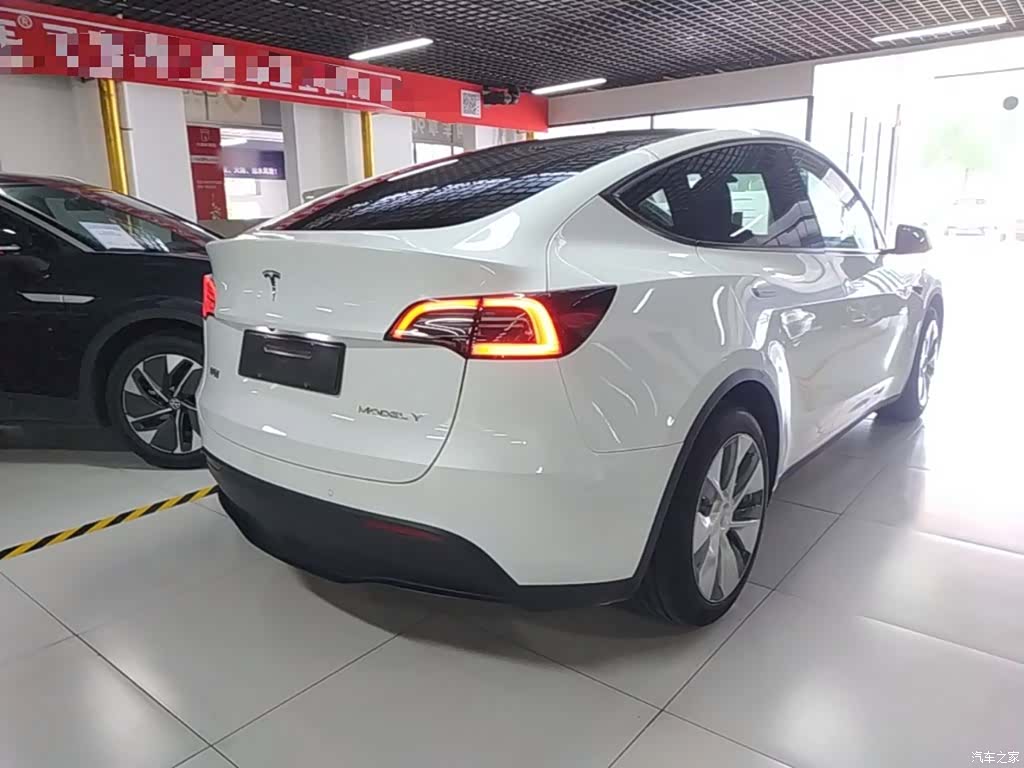 Tesla Model Y, 2022 7