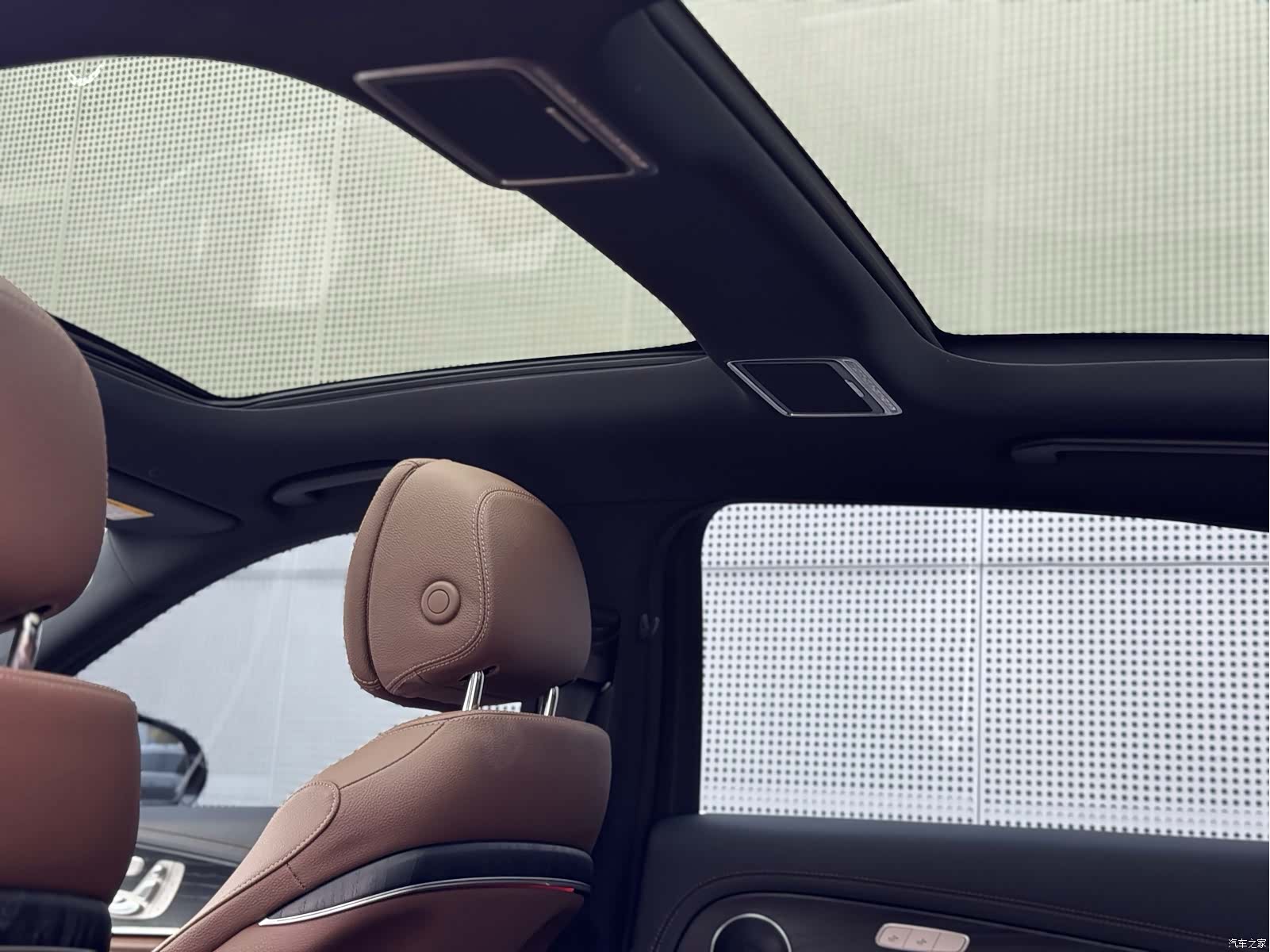 Mercedes-Benz E-Class, 2023 13