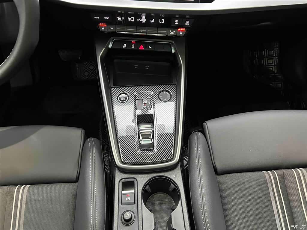 Audi A3, 2023 все фото