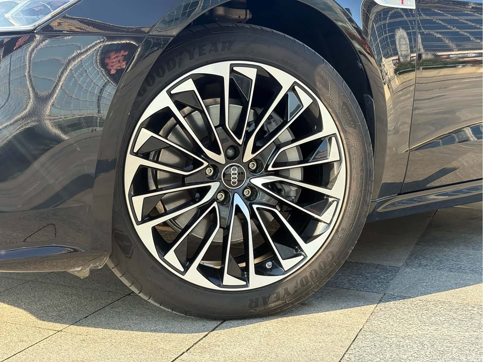 Audi A7L, 2024 13