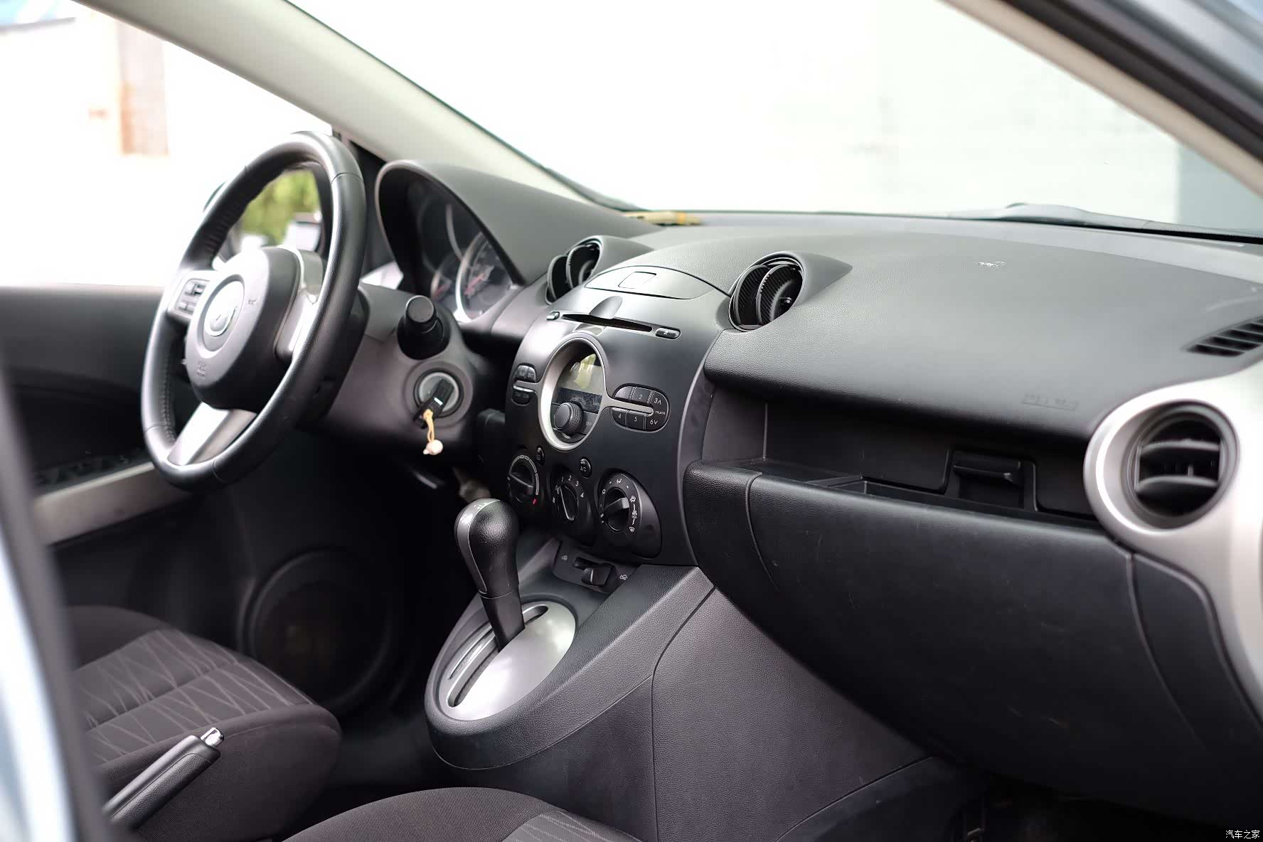 Mazda 2, 2011 52