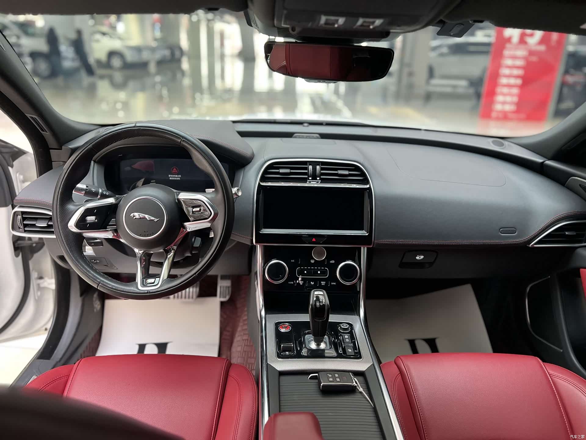 Land Rover XEL, 2022 10