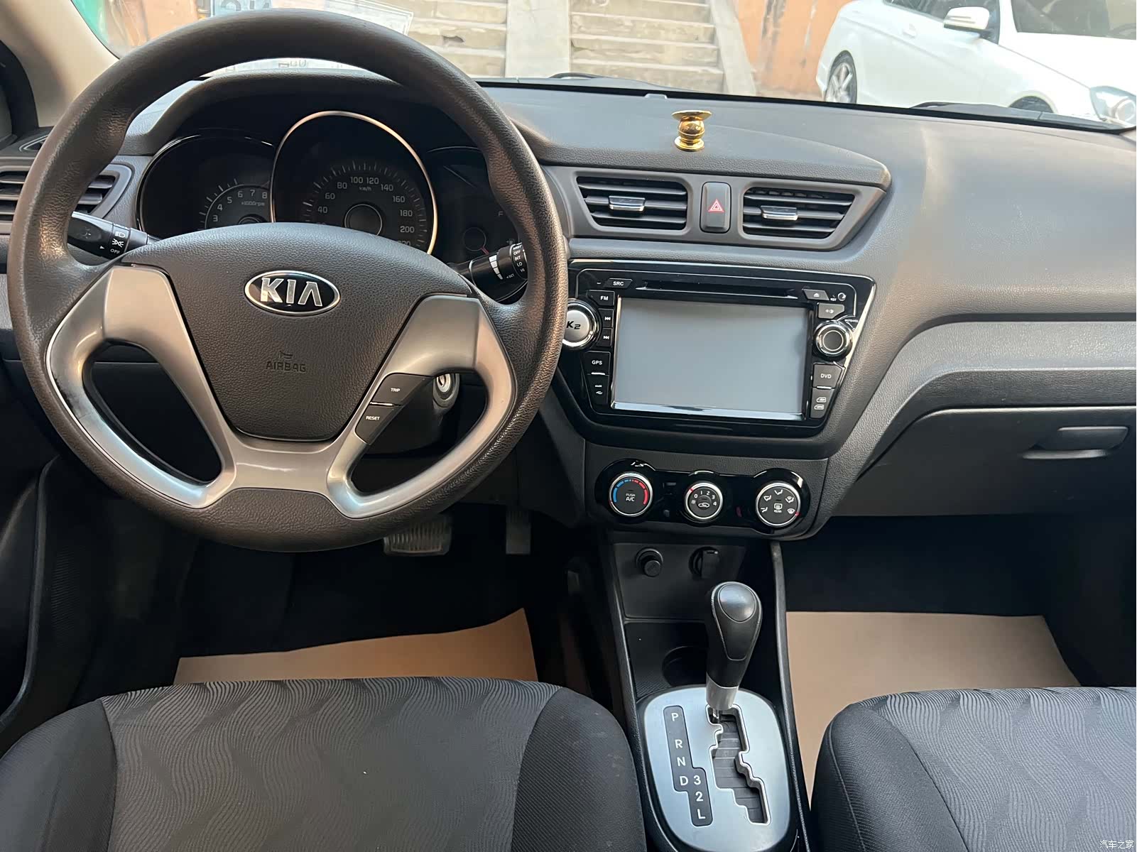 Kia K2, 2016 9