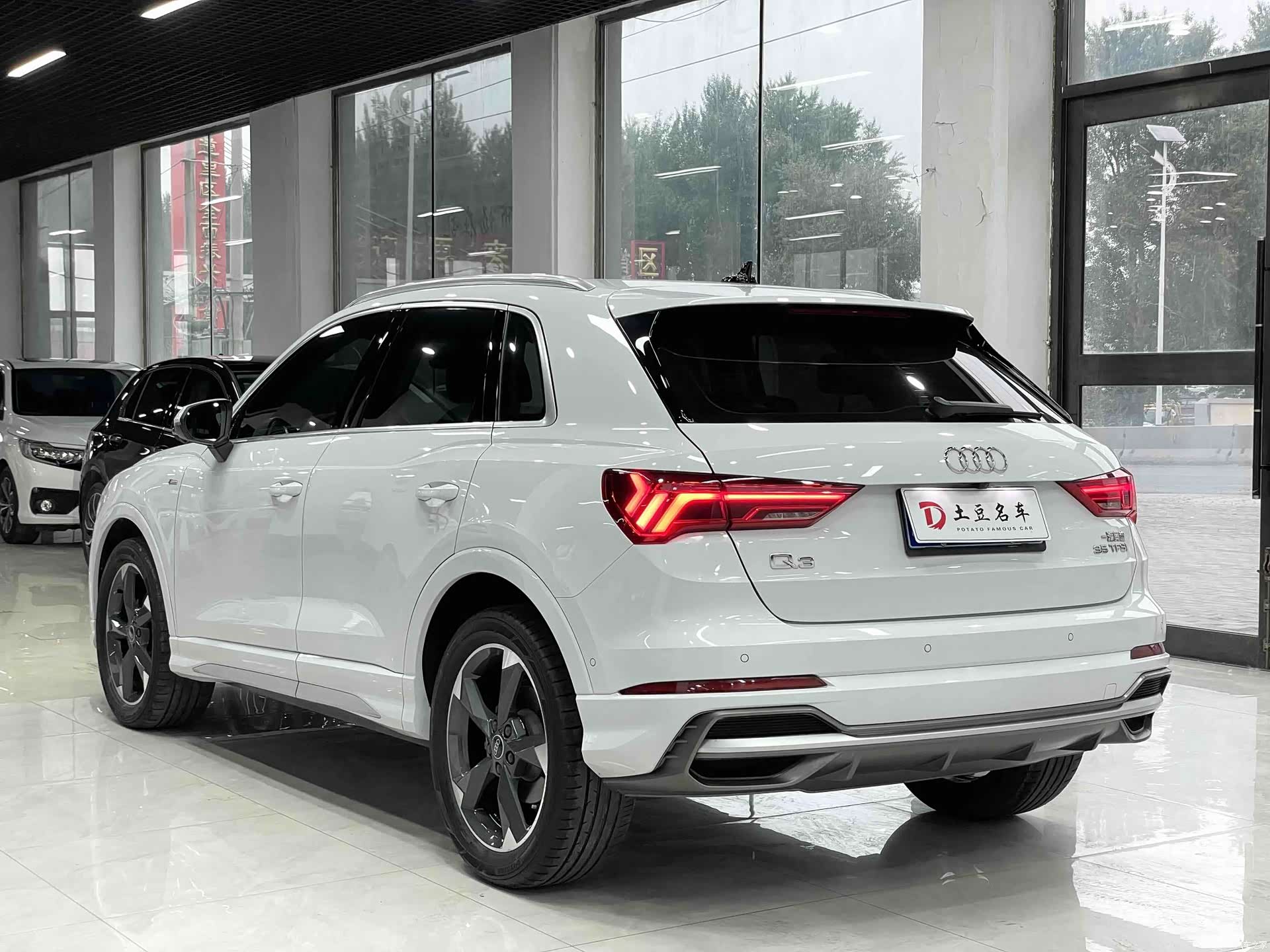 Audi Q3, 2022 4