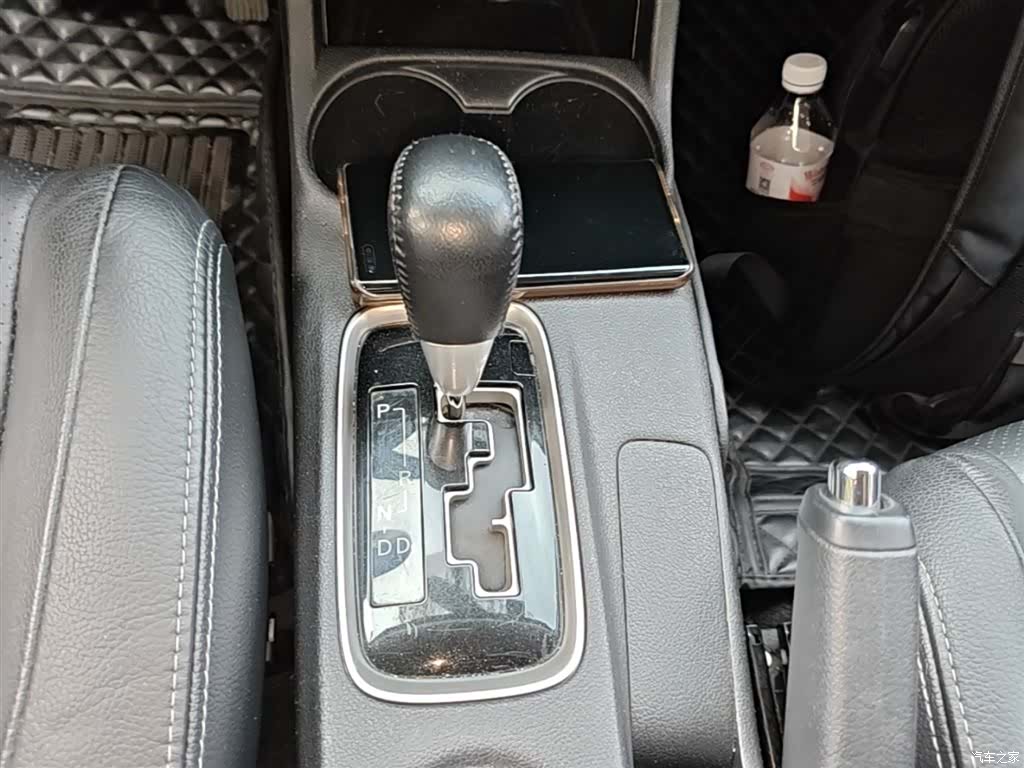 Mitsubishi Outlander, 2015 14
